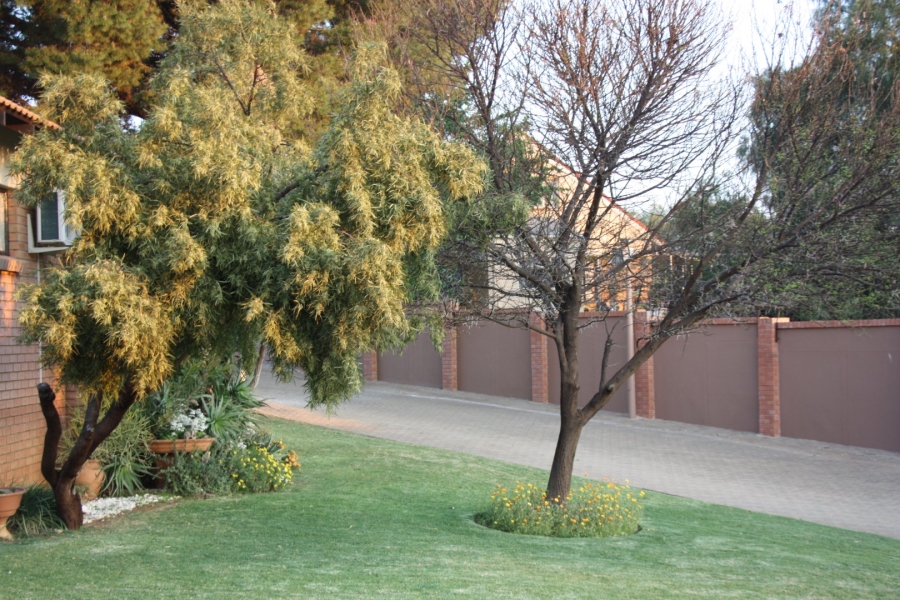 2 Bedroom Property for Sale in Langenhovenpark Free State